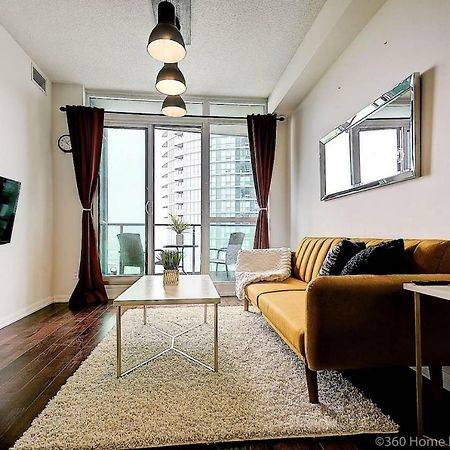 30 Off Lake View Property Heart Of Downtown Toronto Eksteriør billede