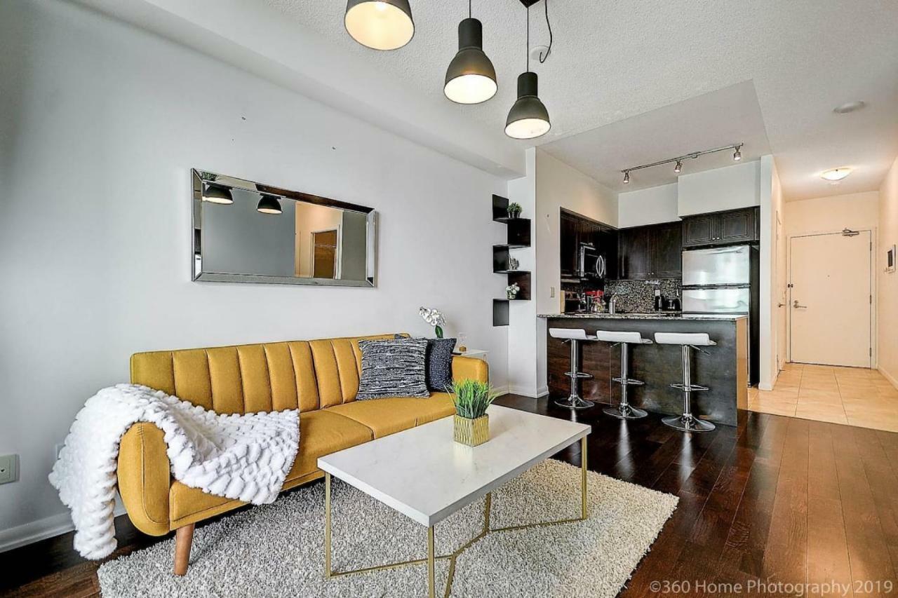 30 Off Lake View Property Heart Of Downtown Toronto Eksteriør billede
