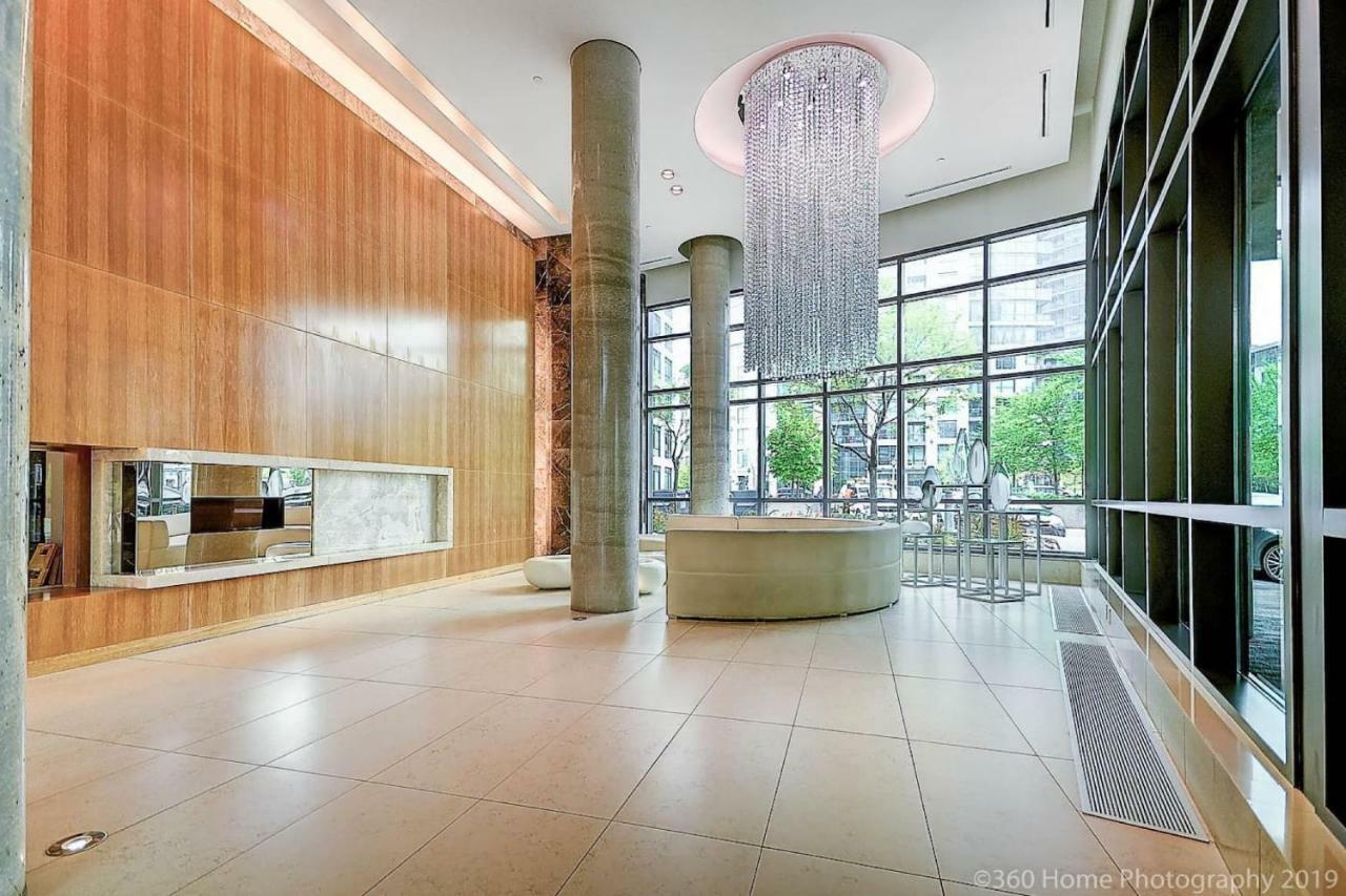 30 Off Lake View Property Heart Of Downtown Toronto Eksteriør billede