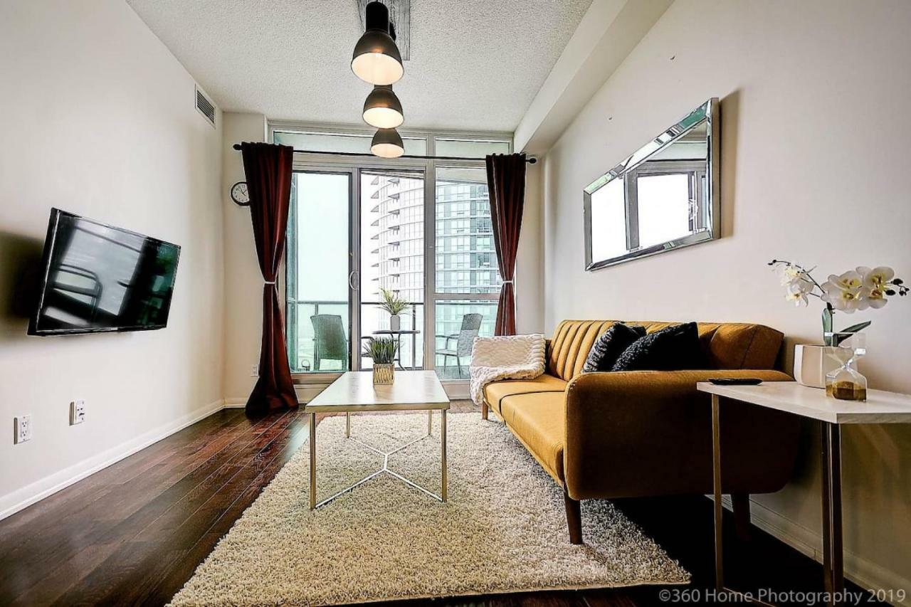 30 Off Lake View Property Heart Of Downtown Toronto Eksteriør billede